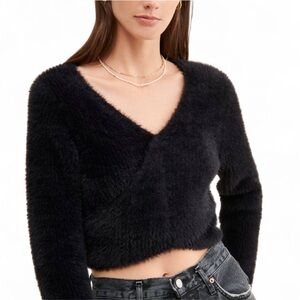 Oval Square Anthropologie Fuzzy Black Cropped Sweater Large